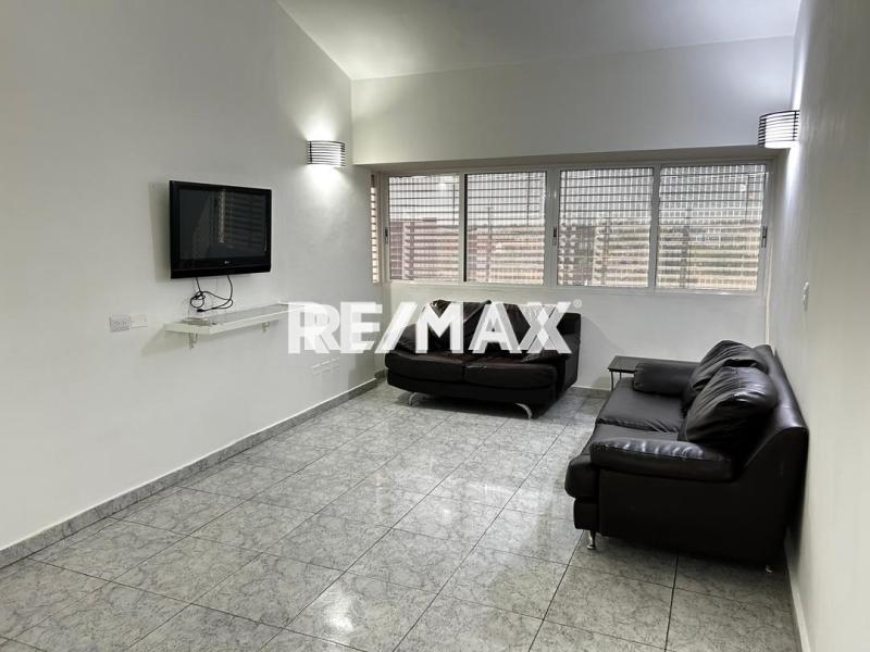 En Alquiler Apartamento Urb Zarabon