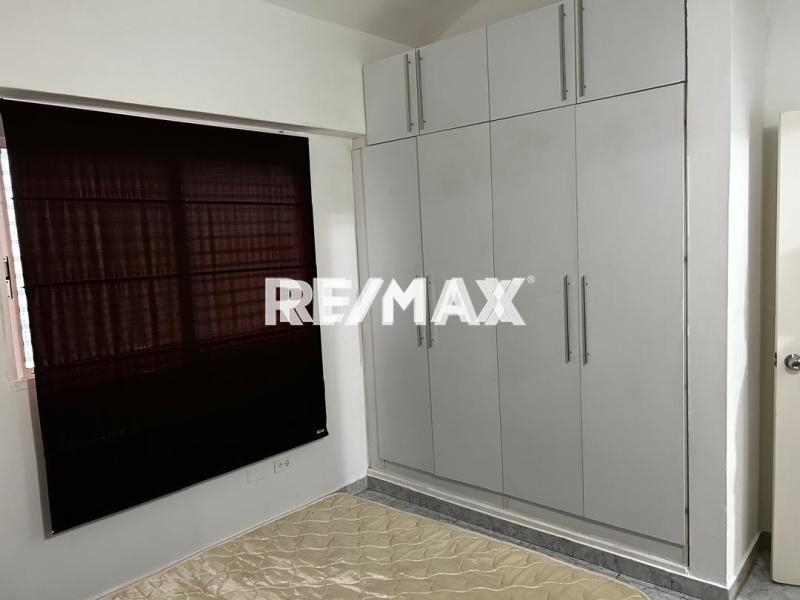 En Alquiler Apartamento Urb Zarabon