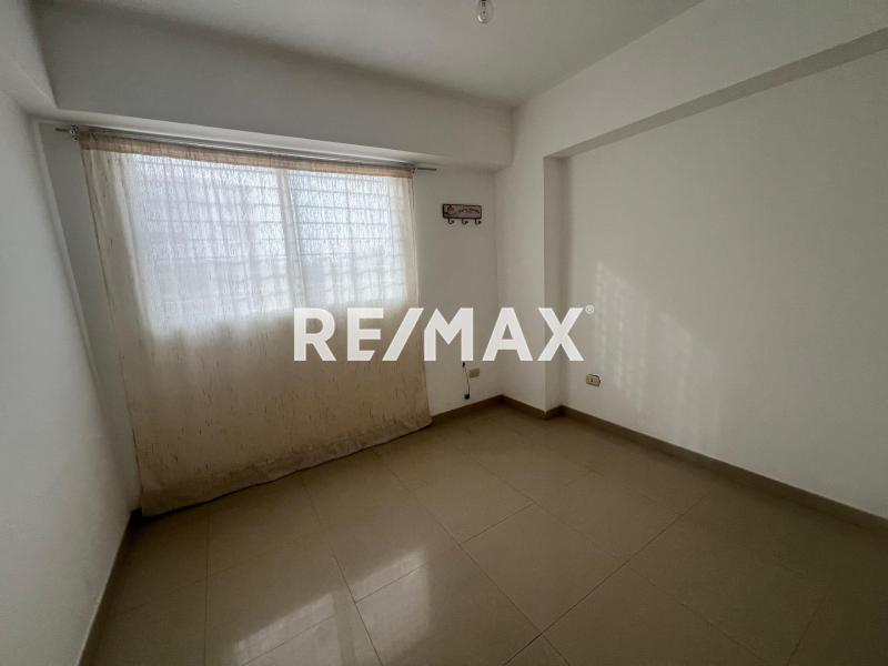 En Alquiler Apartamento Urb Zarabon