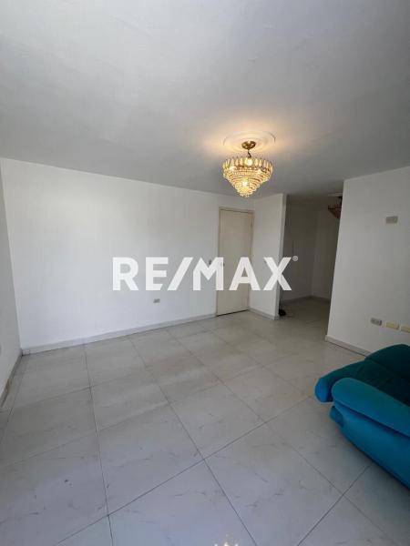 En Venta Casa o TownHouse PUERTA MARAVEN , CALLE SAN ROMAN