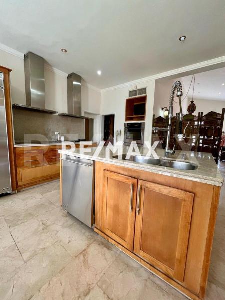 En Venta Casa o TownHouse PUERTA MARAVEN , CALLE SAN ROMAN