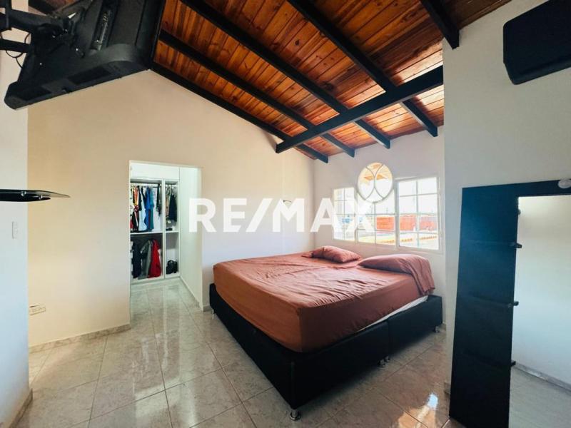 En Venta Casa o TownHouse PUERTA MARAVEN , CALLE SAN ROMAN