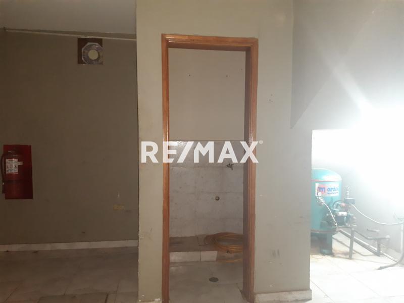 En Alquiler Edificio Calle Arismendi, Punto Fijo, Municipio Carirubana del Estado Falcon.