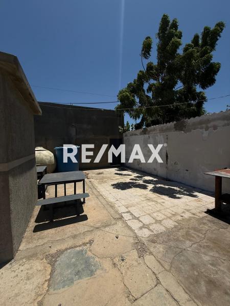 En Venta Local Industrial y Galpón Callejón Altagracia, Centro, Punto Fijo, Falcón, 4102, VEN