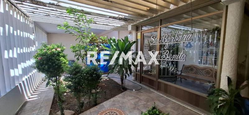 En Venta Casa o TownHouse PUERTA MARAVEN CALLE CURIMAGUA