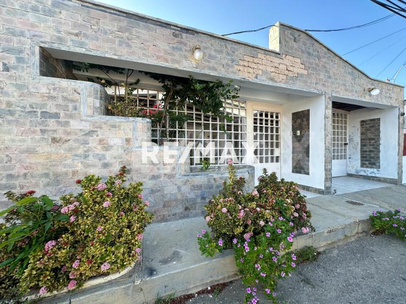 En Alquiler Casa o TownHouse PUERTA MARAVEN CALLE CURIMAGUA