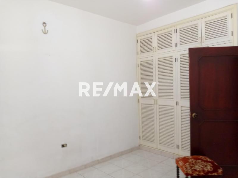 En Venta Edificio Calle Arismendi, Punto Fijo Municipio Carirubana, Estado Falcon. VEN