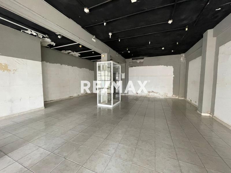 En Alquiler Local Comercial Avenida Bolivar, Centro, Punto Fijo, Falcón, 4102, VEN