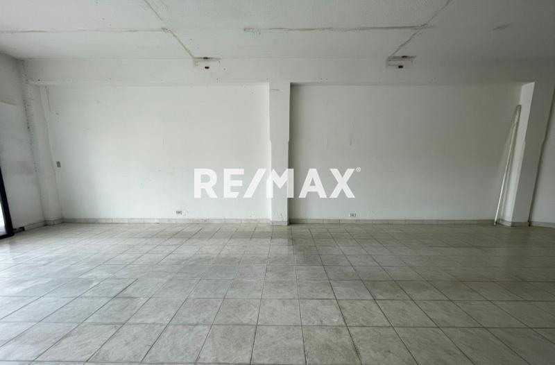 En Alquiler Local Comercial Avenida Bolivar, Centro, Punto Fijo, Falcón, 4102, VEN