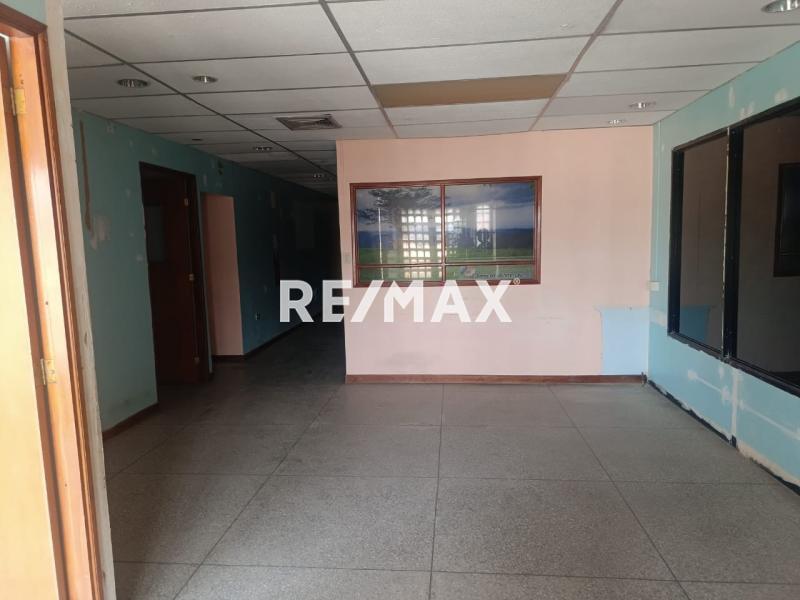 En Alquiler Local Comercial Avenida Pumarrosa, Caja de Agua, Punto Fijo, Falcón, 4102, VEN