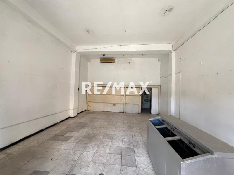 En Alquiler Local Comercial CALLE COMERCIO DE PUNTO FIJO