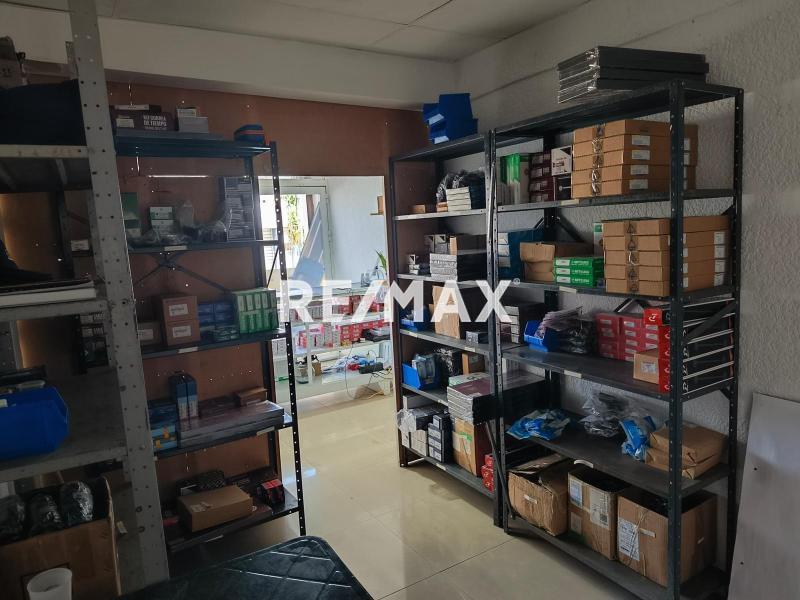 En Alquiler Local Comercial Calle Girardot, Centro, Punto Fijo, Falcón, 4102, VEN