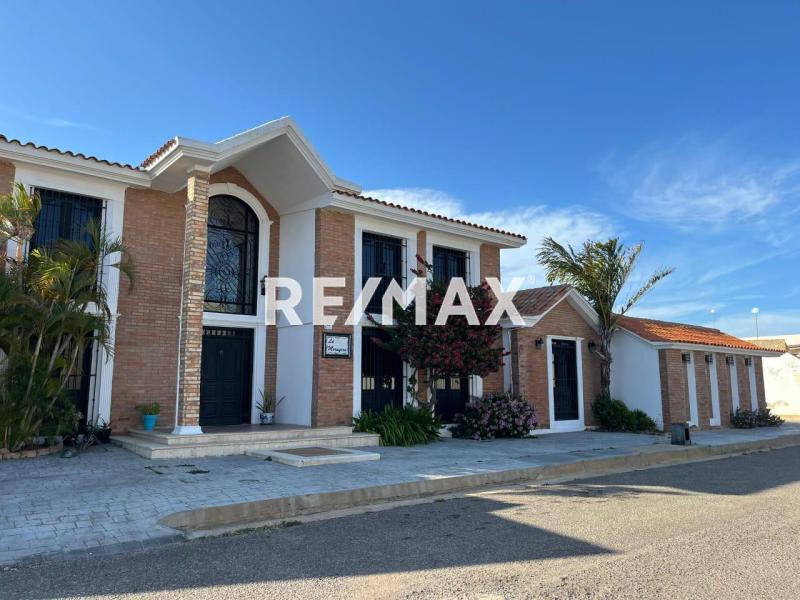 En Alquiler Casa o TownHouse Puerta Maraven, Cardón, Falcón, 4154, VEN