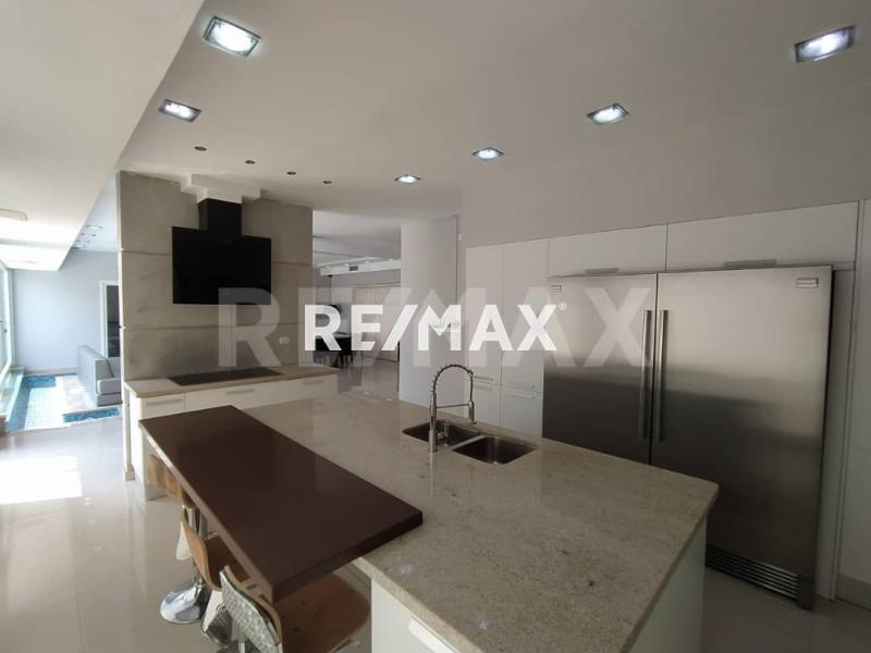 En Alquiler Casa o TownHouse Urb. Villas Paraiso,  Punto Fijo Estado Falcon