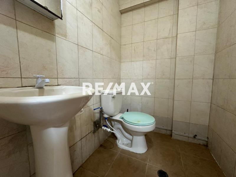 En Venta Local Comercial Avenida Ollarvides, Puerta Maraven, Cardón, Falcón, 4167, VEN