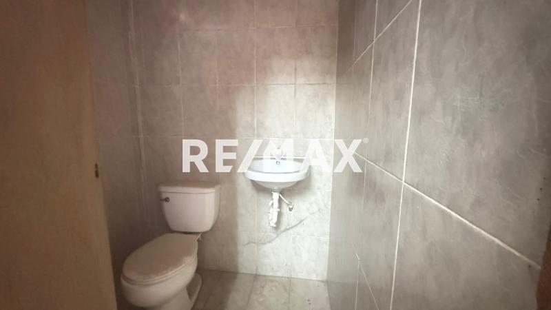 En Venta Local Comercial Avenida Ollarvides, Puerta Maraven, Cardón, Falcón, 4167, VEN