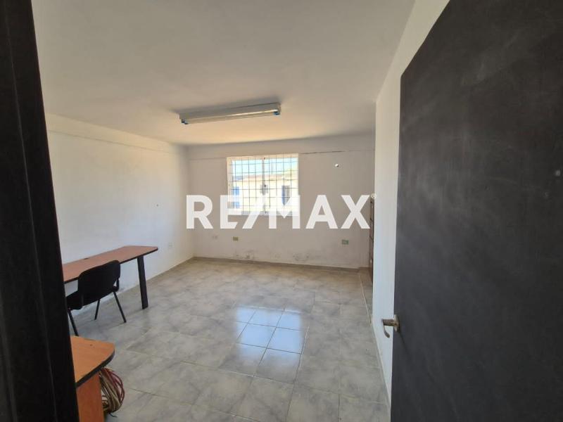 En Venta Local Industrial y Galpón Urb. Brisamar, Cardón, Falcón, 4154, VEN