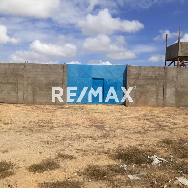 En Venta Local Industrial y Galpón Urb. Brisamar, Cardón, Falcón, 4154, VEN
