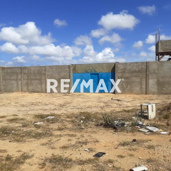 En Venta Local Industrial y Galpón Urb. Brisamar, Cardón, Falcón, 4154, VEN