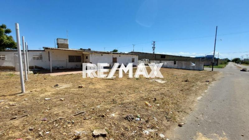 En Venta Terreno y Parcela puerta maraven