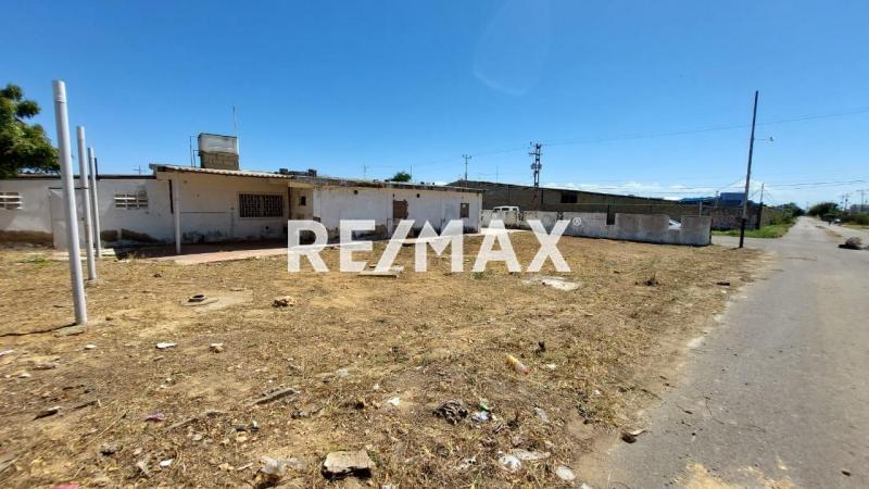 En Venta Terreno y Parcela puerta maraven