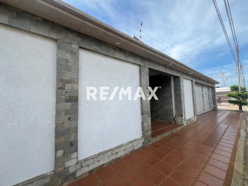 En Venta Casa o TownHouse Judibana, punto Fijo