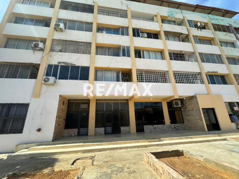 En Venta Apartamento Avenida Girardot, Centro, Punto Fijo, Falcón, 4102, VEN