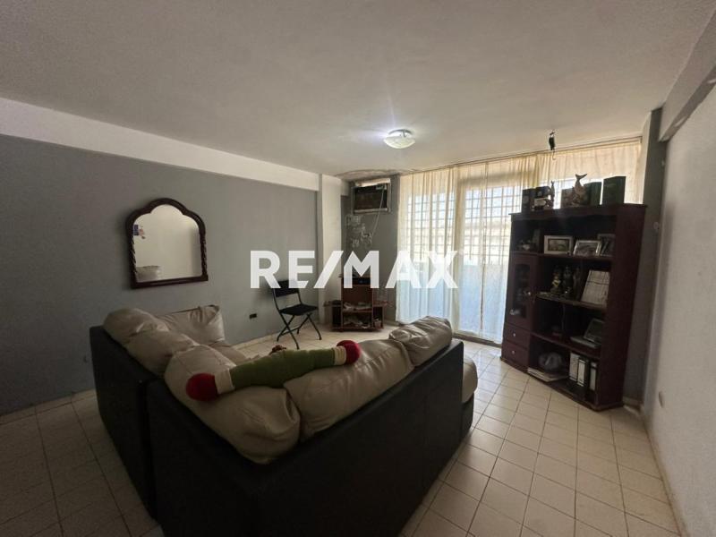 En Venta Apartamento Avenida Girardot, Centro, Punto Fijo, Falcón, 4102, VEN
