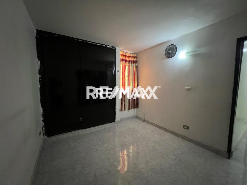 En Venta Apartamento Avenida Girardot, Centro, Punto Fijo, Falcón, 4102, VEN
