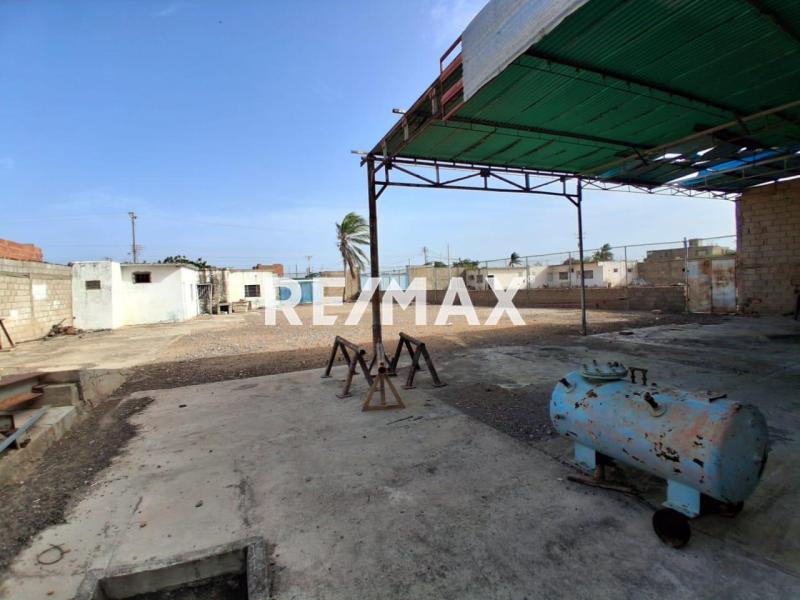 En Venta Local Industrial y Galpón Sector Ezequiel Zamora, Punto Fijo, Carirubana, Falcón, 4102, VEN