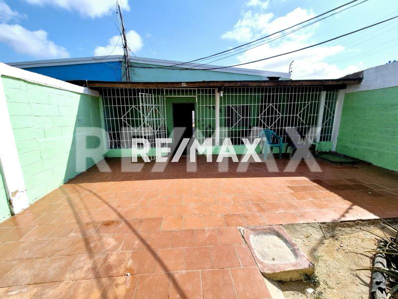 En Venta Casa o TownHouse Villa Marina, Falcón, VEN