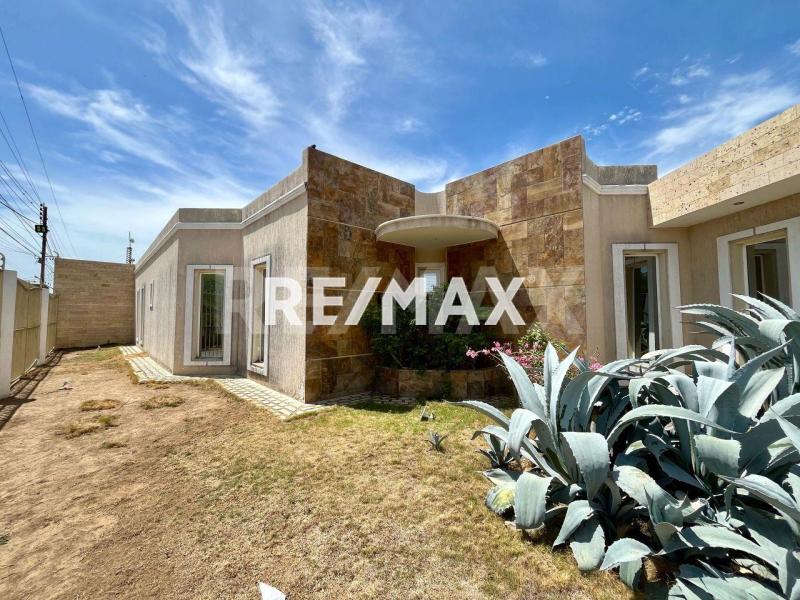 En Venta Casa o TownHouse Puerta Maraven, Cardón, Falcón, 4154, VEN