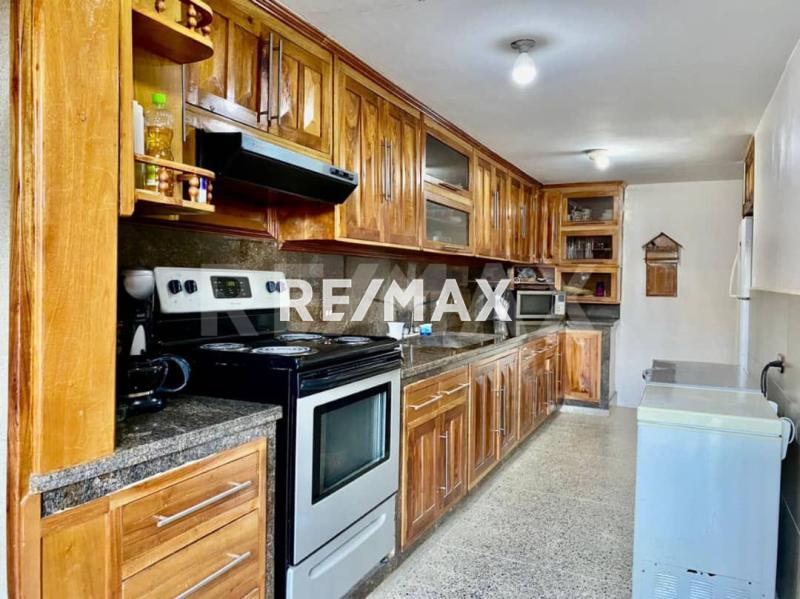 En Venta Casa o TownHouse Avenida 11, Puerta Maraven, Cardón, Falcón, 4154, VEN