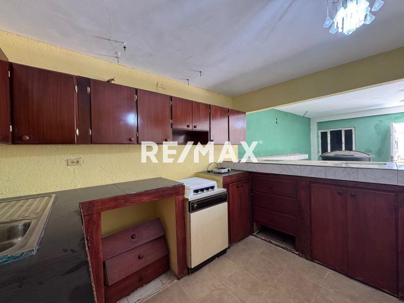 En Venta Casa o TownHouse Avenida 11, Puerta Maraven, Cardón, Falcón, 4154, VEN