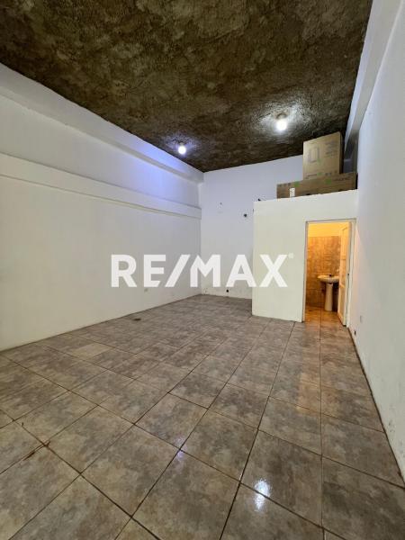 En Alquiler Local Comercial Cc Galerías paraguana, Puerta maraven