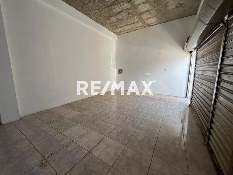 En Alquiler Local Comercial Cc Galerías paraguana, Puerta maraven