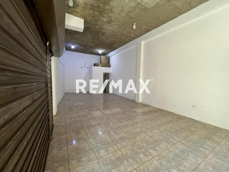 En Alquiler Local Comercial Cc Galerías paraguana, Puerta maraven