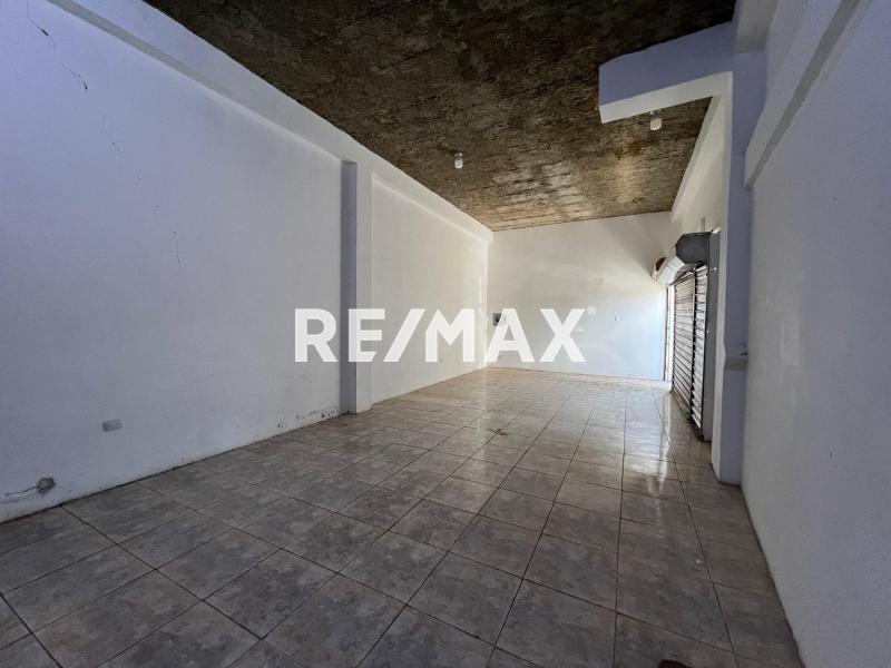 En Alquiler Local Comercial Cc Galerías paraguana, Puerta maraven