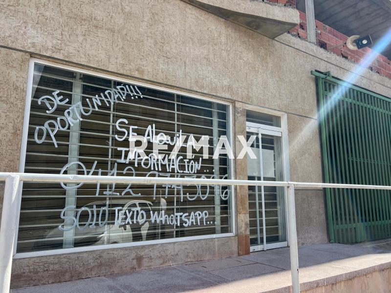 En Alquiler Local Comercial Cc Galerías paraguana, Puerta maraven