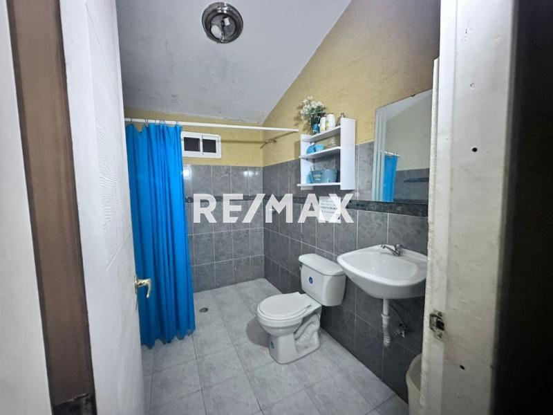 En Alquiler Local Comercial Avenida Ollarvides, Puerta Maraven, Cardón, Falcón, 4154, VEN