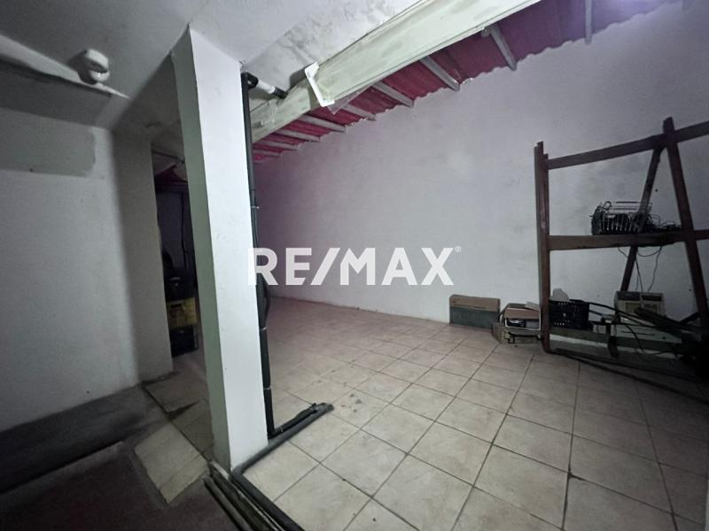 En Alquiler Local Comercial Avenida Ollarvides, Puerta Maraven, Cardón, Falcón, 4154, VEN