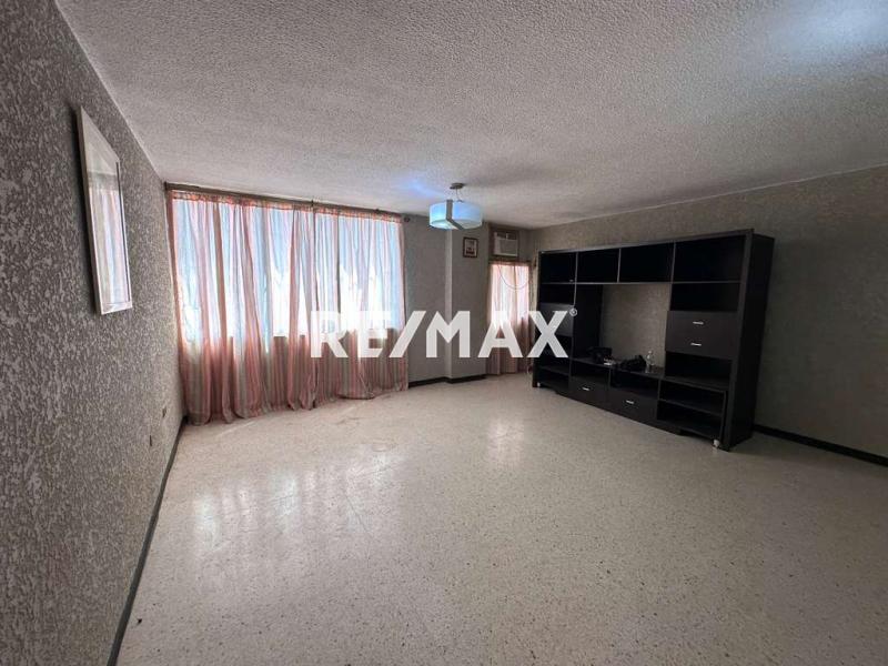 En Alquiler Apartamento PUERTA MARAVEN , CALLE ESCONDIDA