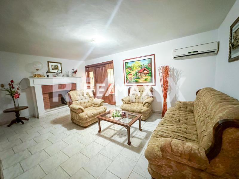 En Venta Casa o TownHouse Urbanización Las Adjuntas