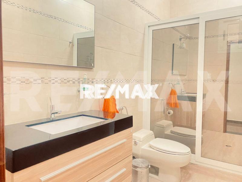 En Alquiler Casa o TownHouse Urbanización Casacoima.