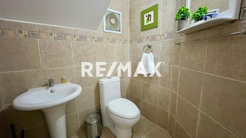 En Alquiler Casa o TownHouse Urbanización Casacoima.