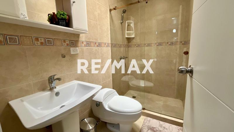 En Alquiler Casa o TownHouse Urbanización Casacoima.