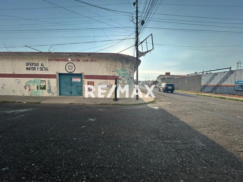 En Alquiler Local Comercial Calle Girardot, Centro, Punto Fijo, Falcón, 4102, VEN