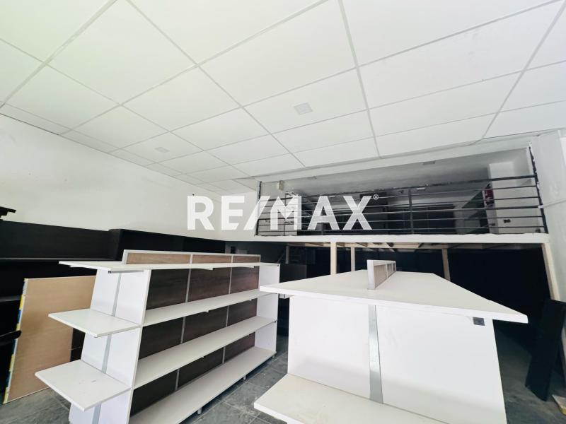 En Alquiler Local Comercial Calle Girardot, Centro, Punto Fijo, Falcón, 4102, VEN