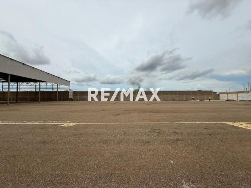 En Alquiler Local Industrial y Galpón Sector Ezequiel Zamora, Punto Fijo, Carirubana, Falcón, 4102, VEN