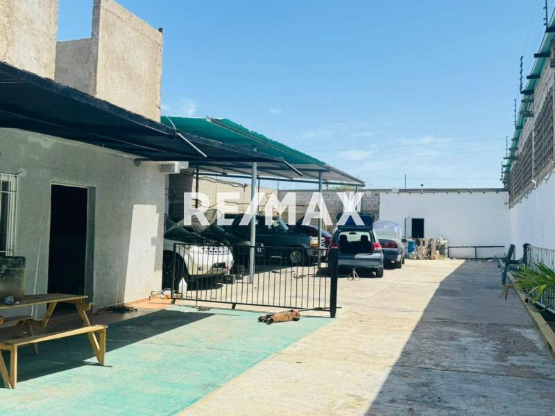 En Alquiler Local Industrial y Galpón Sector Cujicana, Punto Fijo, Estado Falcon, VEN.